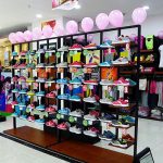 运动鞋店